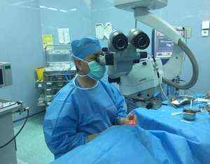 عمل جراحی ماتاراکت توسط دکتر نادری